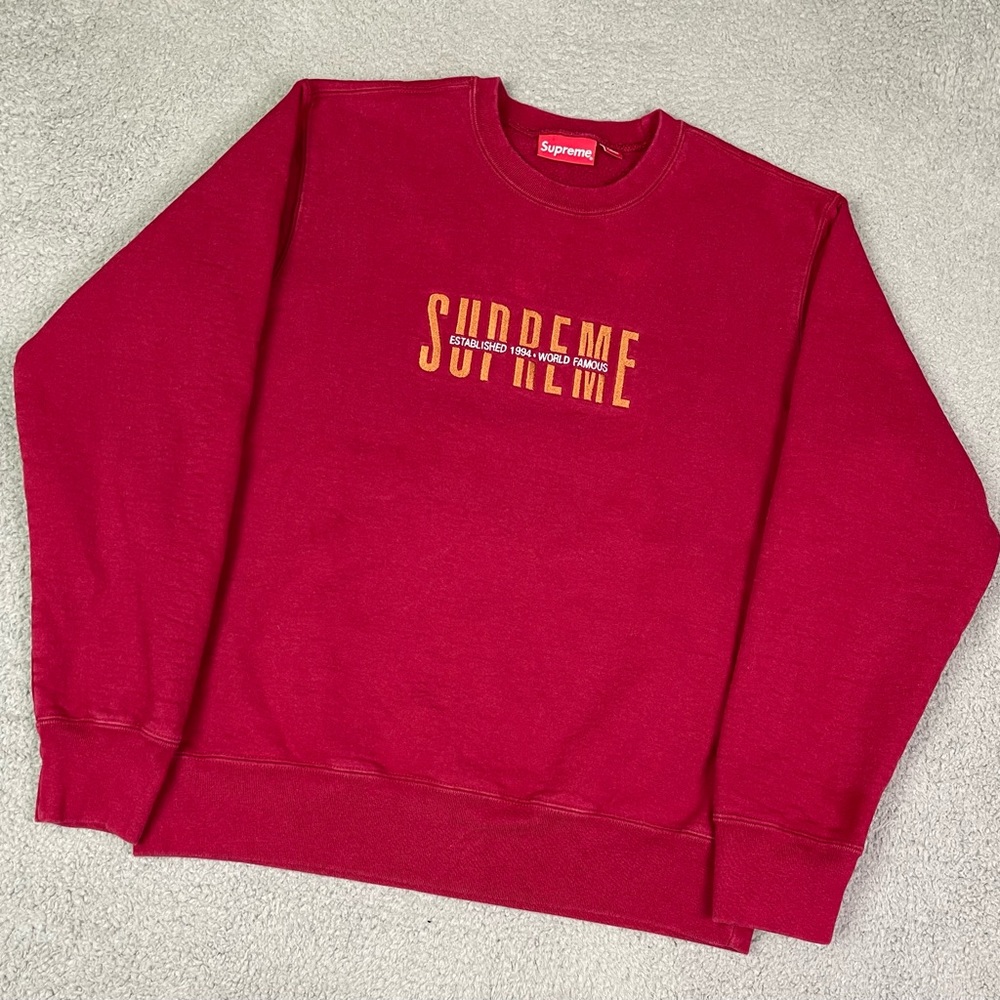 Supreme sweatshirt‎